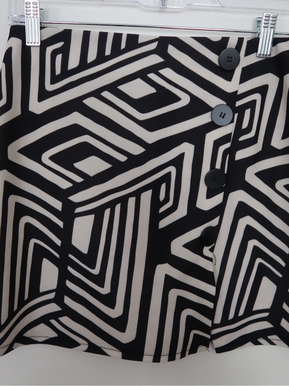Boohoo Black and White Geometric Mini Skirt